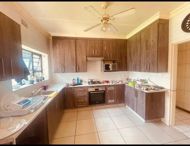 3 BEDROOM HOUSE FOR SALE IN ELSBURG